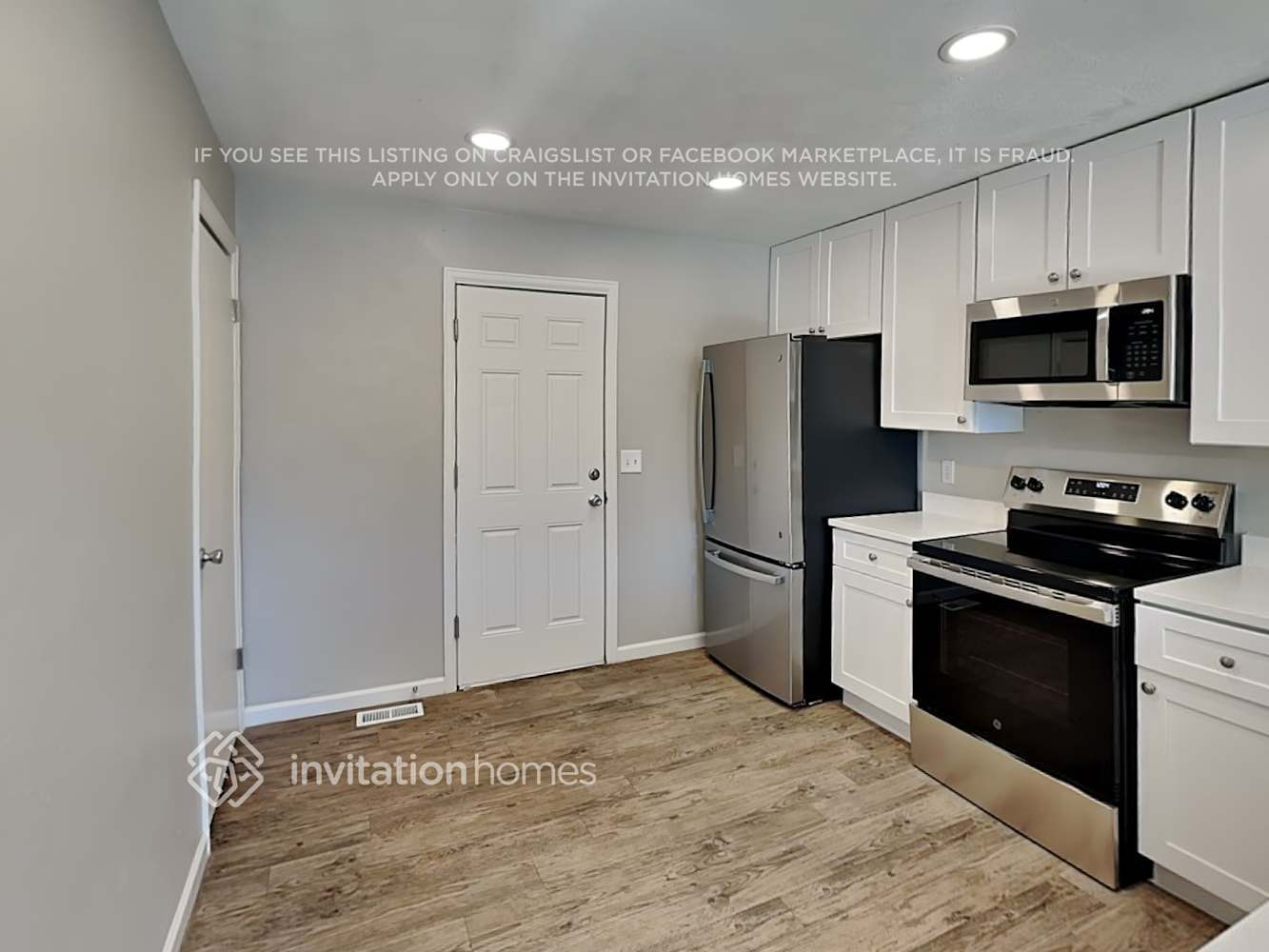 Building Photo - 2933 S Argonne St