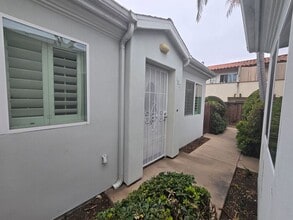Building Photo - 1 BD / 1 BTH Home on Hornblend with Parking in Pacific Beach San Diego