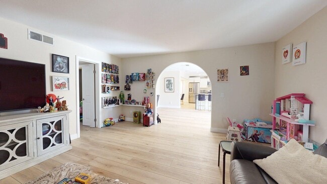 Building Photo - 68645 Panorama Rd