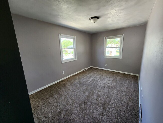 Building Photo - SW 424/426 30th Ave duplex