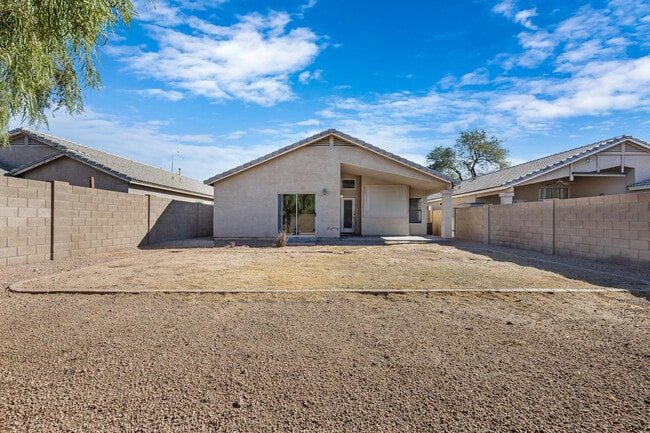 Building Photo - 302 N Hudson Pl