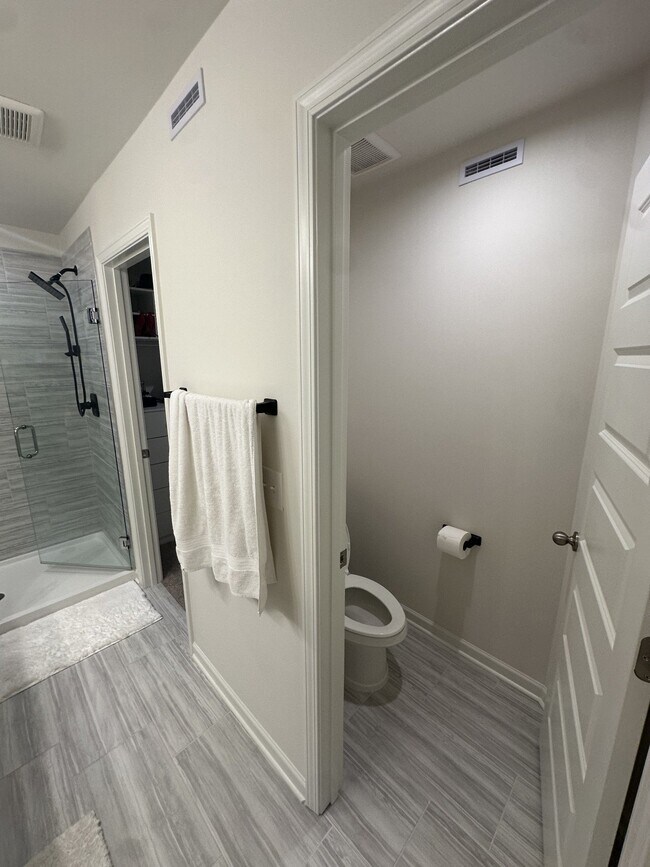 Building Photo - 5069 Dayflower Dr