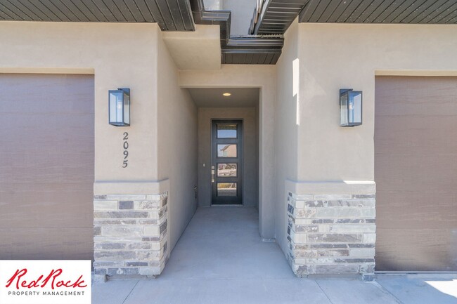 Building Photo - Hurricane Valley 3 Bedroom Townhome