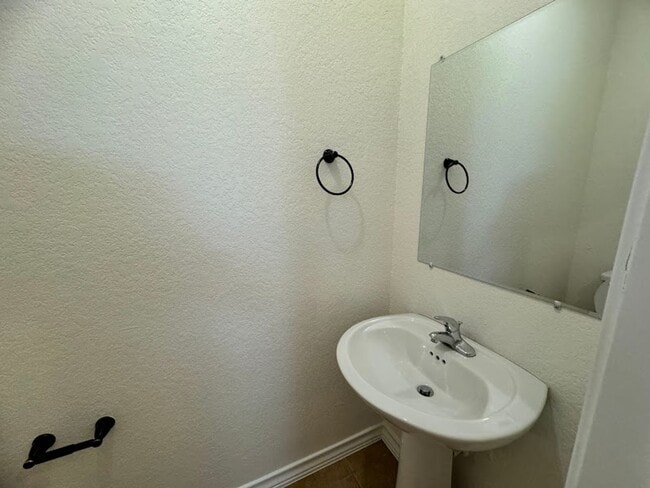 Building Photo - Townhome Near Retama Park...No Carpet.