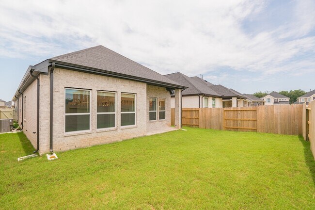 Building Photo - 10726 Pine Pink
