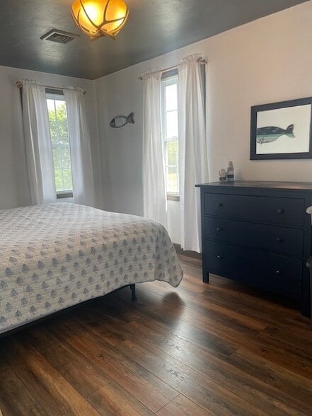 Building Photo - 128 Colonial Rd