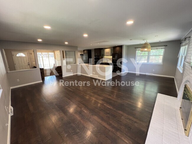 Building Photo - 7274 S Chase Way
