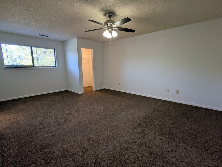 Building Photo - 5591 Greatpine Ln S