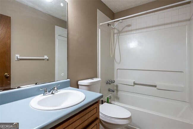 Building Photo - 310 Summerwood Dr