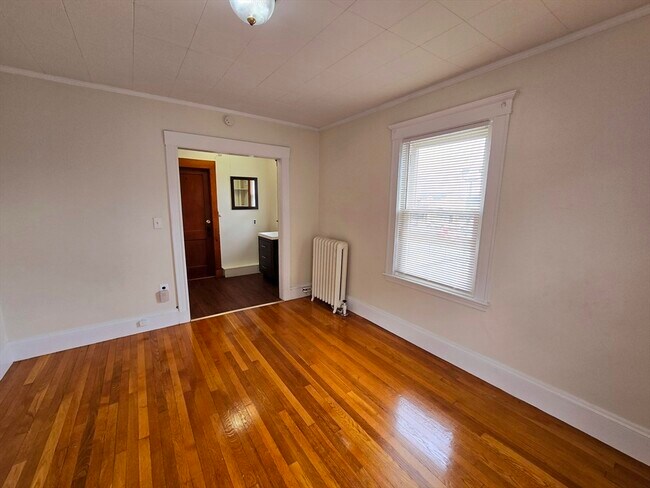 Building Photo - 42 Cushing St