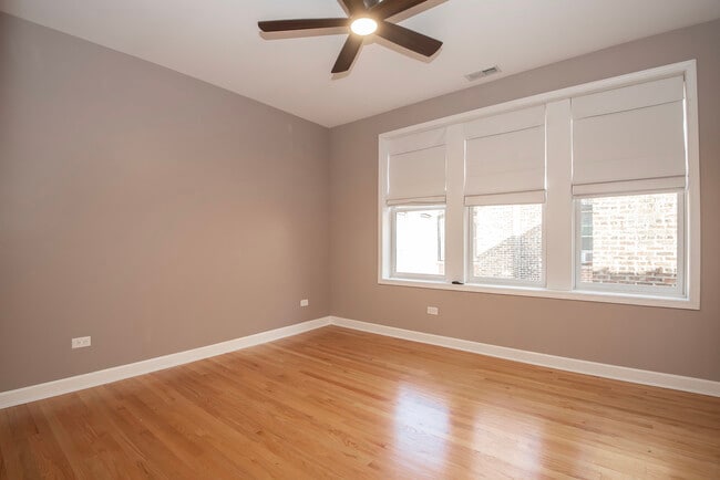 Building Photo - 1216 E Hyde Park Blvd