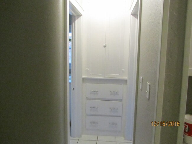 Building Photo - NICE Duplex for Rent close to Midtown and the Plaza District 2-bed & 1-bed available