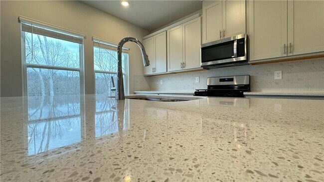 Building Photo - 228 Water Oak Wy