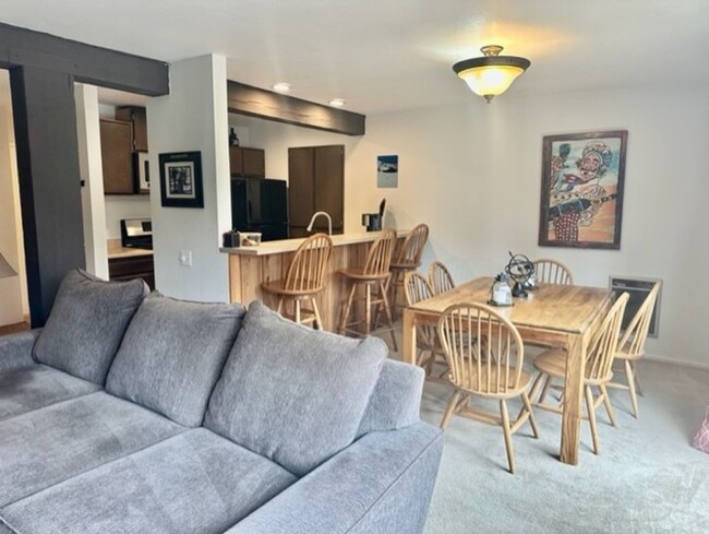Building Photo - Stunning 2 Bed, 2 Bath Condo at Mammoth Sk...