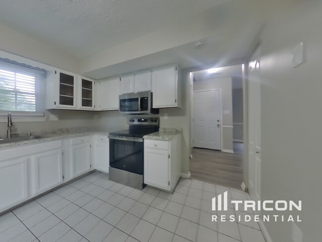 Building Photo - 4111 Lancaster Cir
