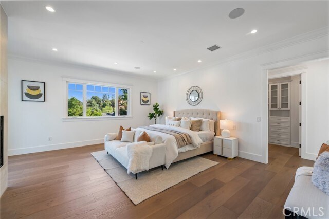 Building Photo - 20701 Dumont St