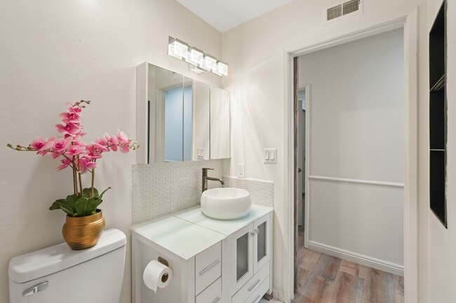 Building Photo - 27480 Cherry Creek Dr