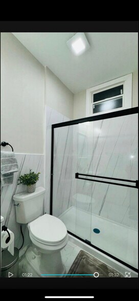 Building Photo - 704 Glenwood Ave