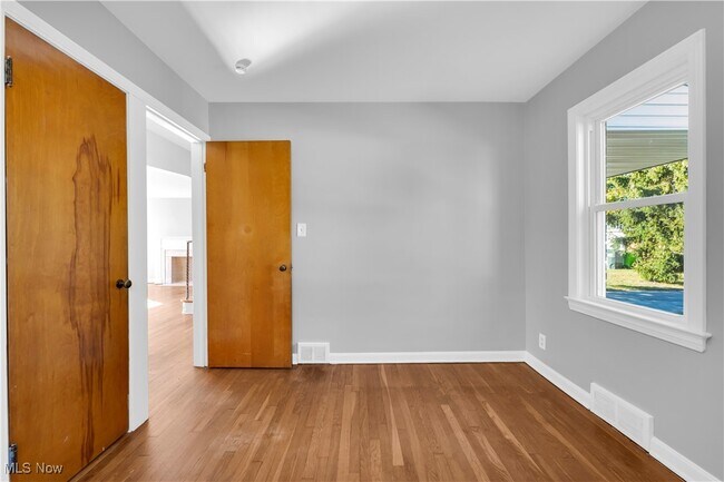 Building Photo - 4061 Verona Rd