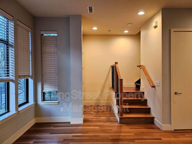 Building Photo - 2176 NW 16th Ave