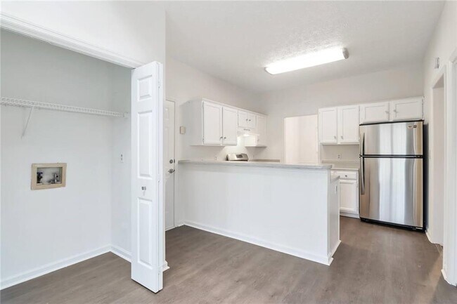 Building Photo - 430 Meadowfield Trail