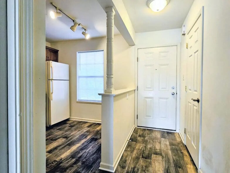 Building Photo - 48 Ramsgate Ln