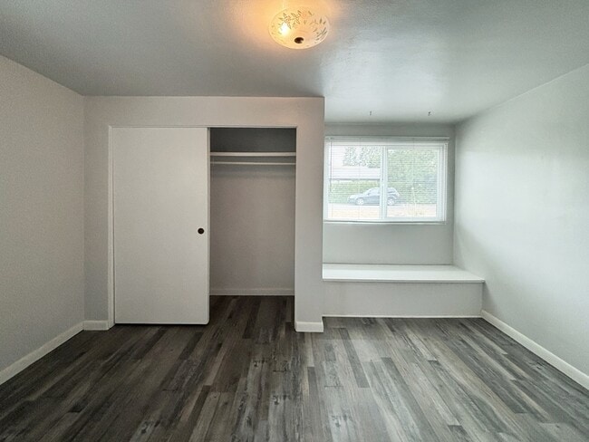 Building Photo - 138 Benjamin St