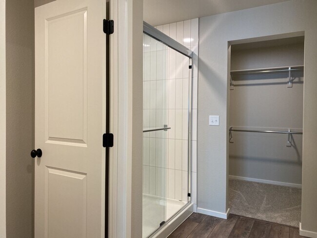 Building Photo - Stunning Townhome in Northridge Trails