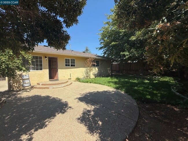 Building Photo - 1049 Miranda Way