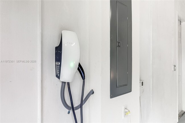 Building Photo - 3700 NW 84th Way