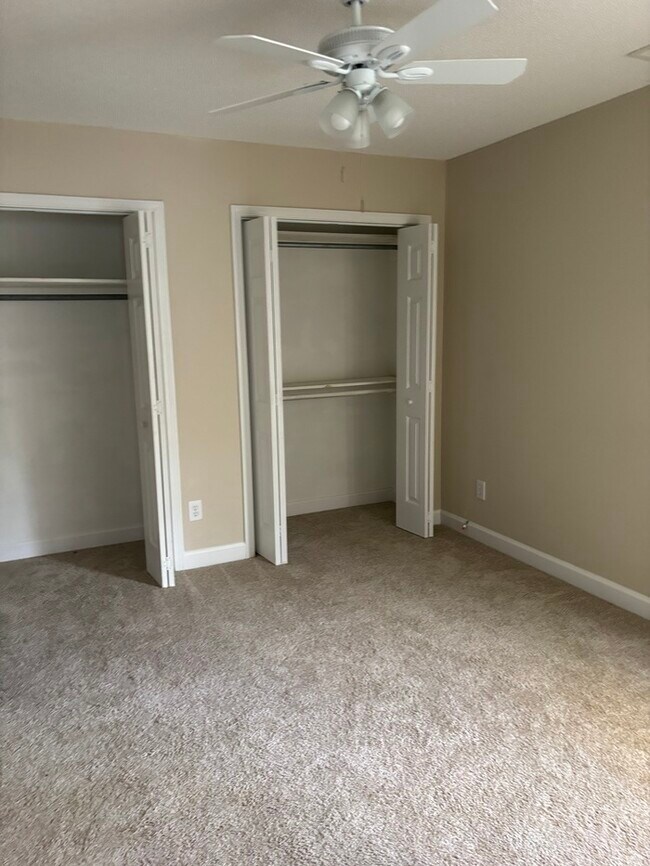 Building Photo - 162 W Hampton St