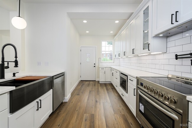 Building Photo - 5750 Waterman Blvd