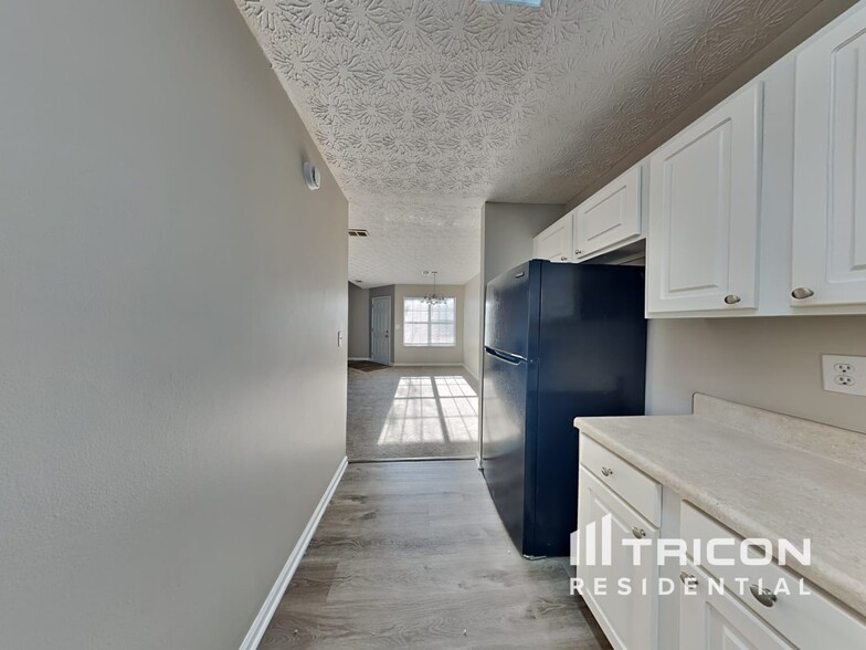 Building Photo - 1791 Killarney Dr SW