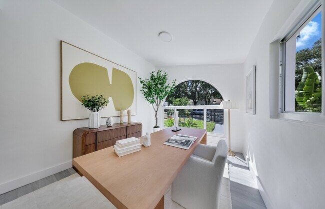 Building Photo - 871 NE 81st St