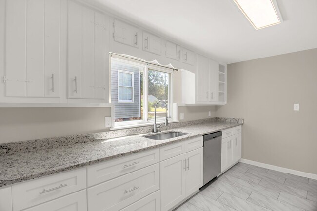 Building Photo - 2510 Harley Dr