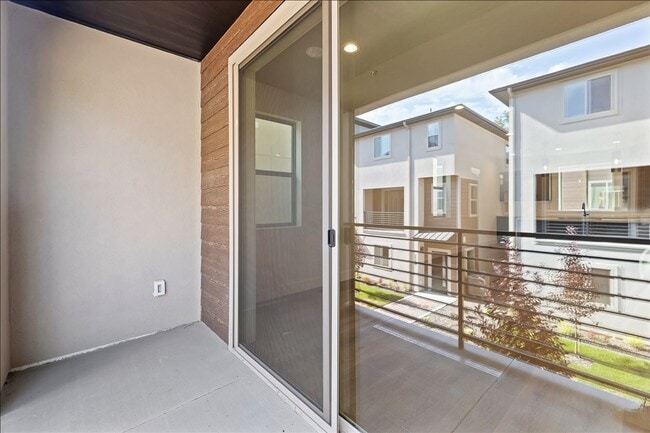 Building Photo - Modern, New 3-Story Boise Bench Townhome with Garage in a Prime Location