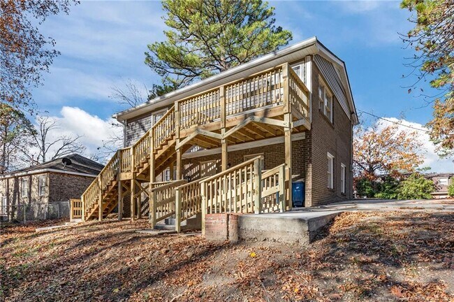 Building Photo - 735 Ashbrook Rd