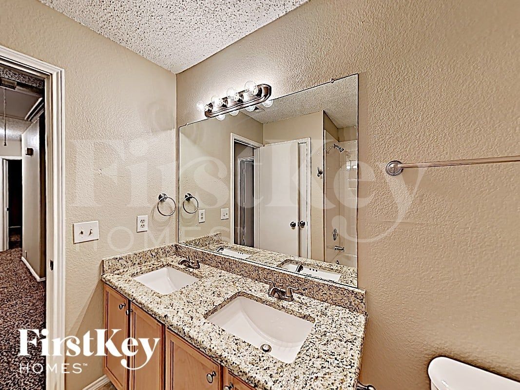 Building Photo - 820 Monette Dr