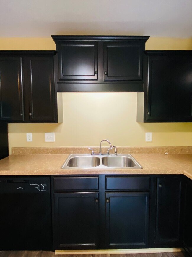 Building Photo - 1725 Thistlewood Dr
