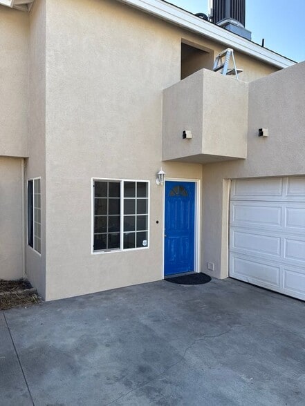 Building Photo - 1474 Gaviota Ave