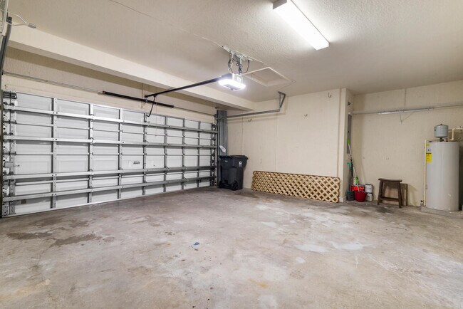 Building Photo - 10384 Wellington Parc Dr