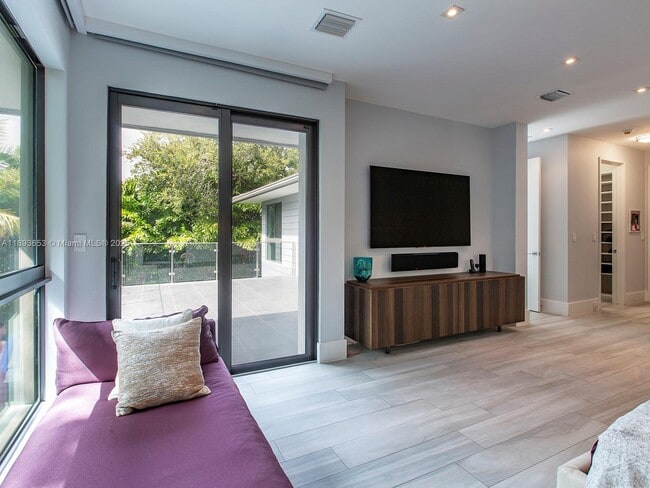 Building Photo - 7500 SW 57th Ct
