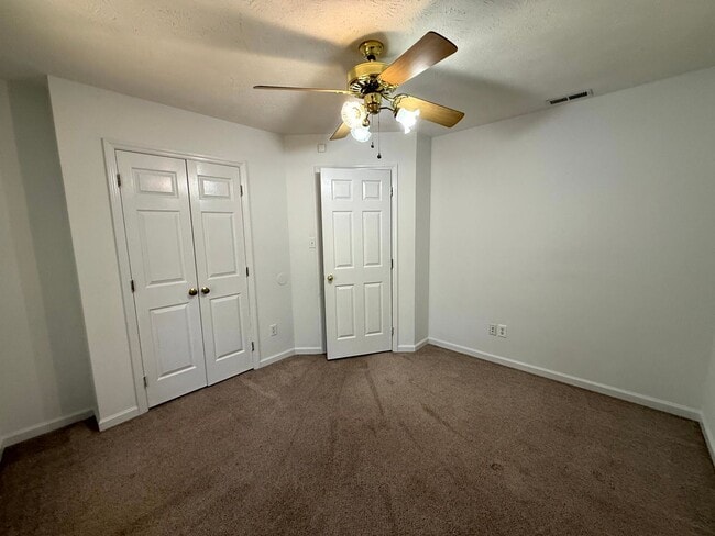 Building Photo - 5481 Landview Pl