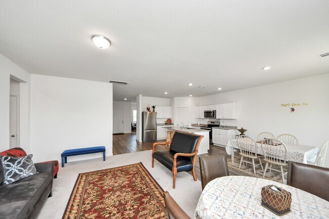 Building Photo - 4830 Highland Spgs Dr