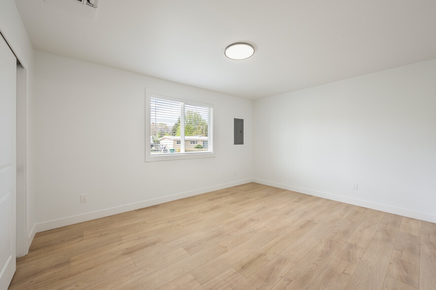 Building Photo - 1301 Clements Cir