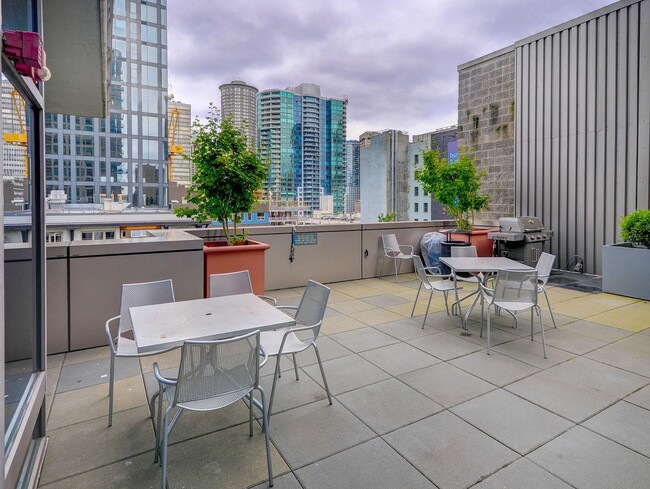 Building Photo - Belltown 8th Floor Condo Unit