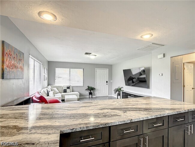 Building Photo - 5000 SW 16th Pl