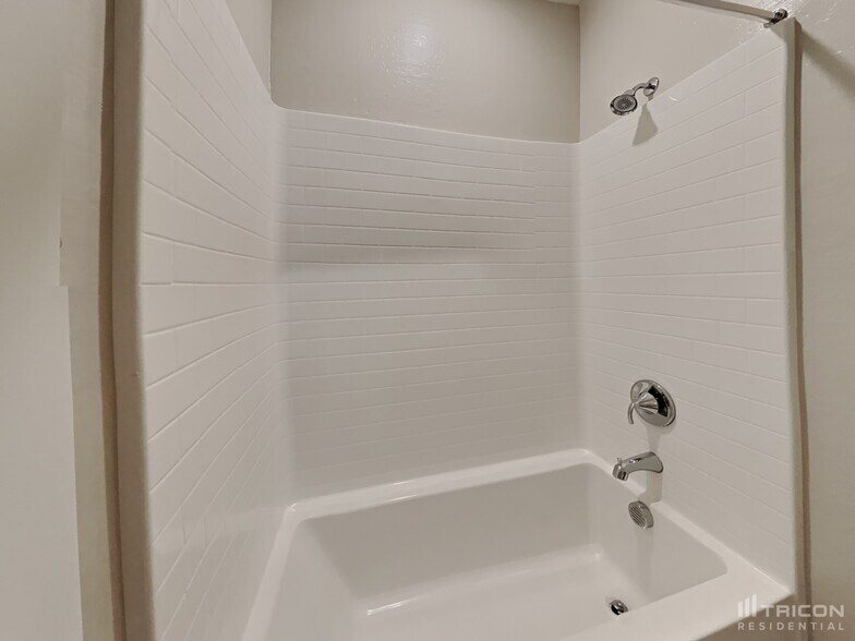 Building Photo - 2831 Lindsey Spgs St