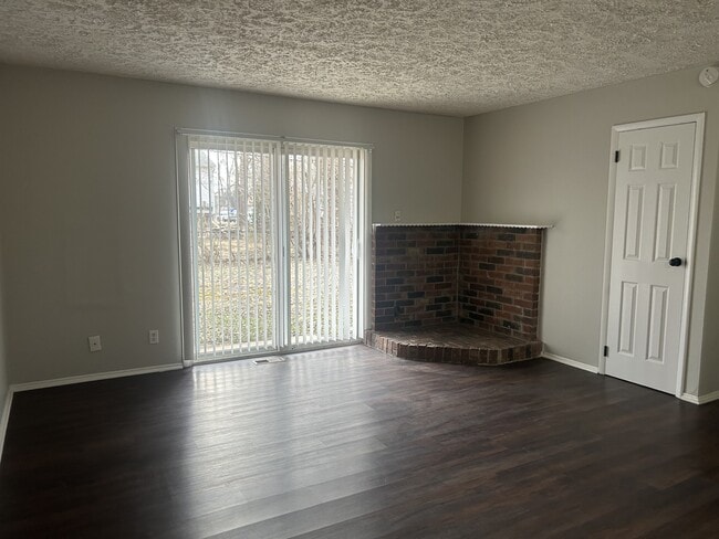 Building Photo - 5707 Gateway Dr