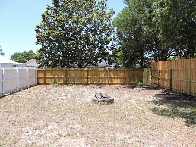 Building Photo - 121 Half Acre Ln